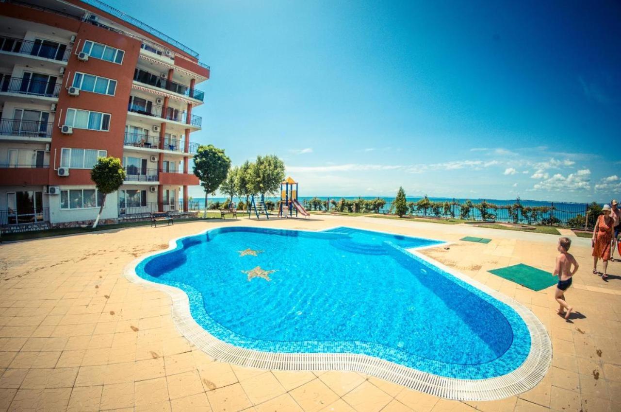 Beautiful Apartment Right By The Sea, Sveti Vlas Eksteriør billede
