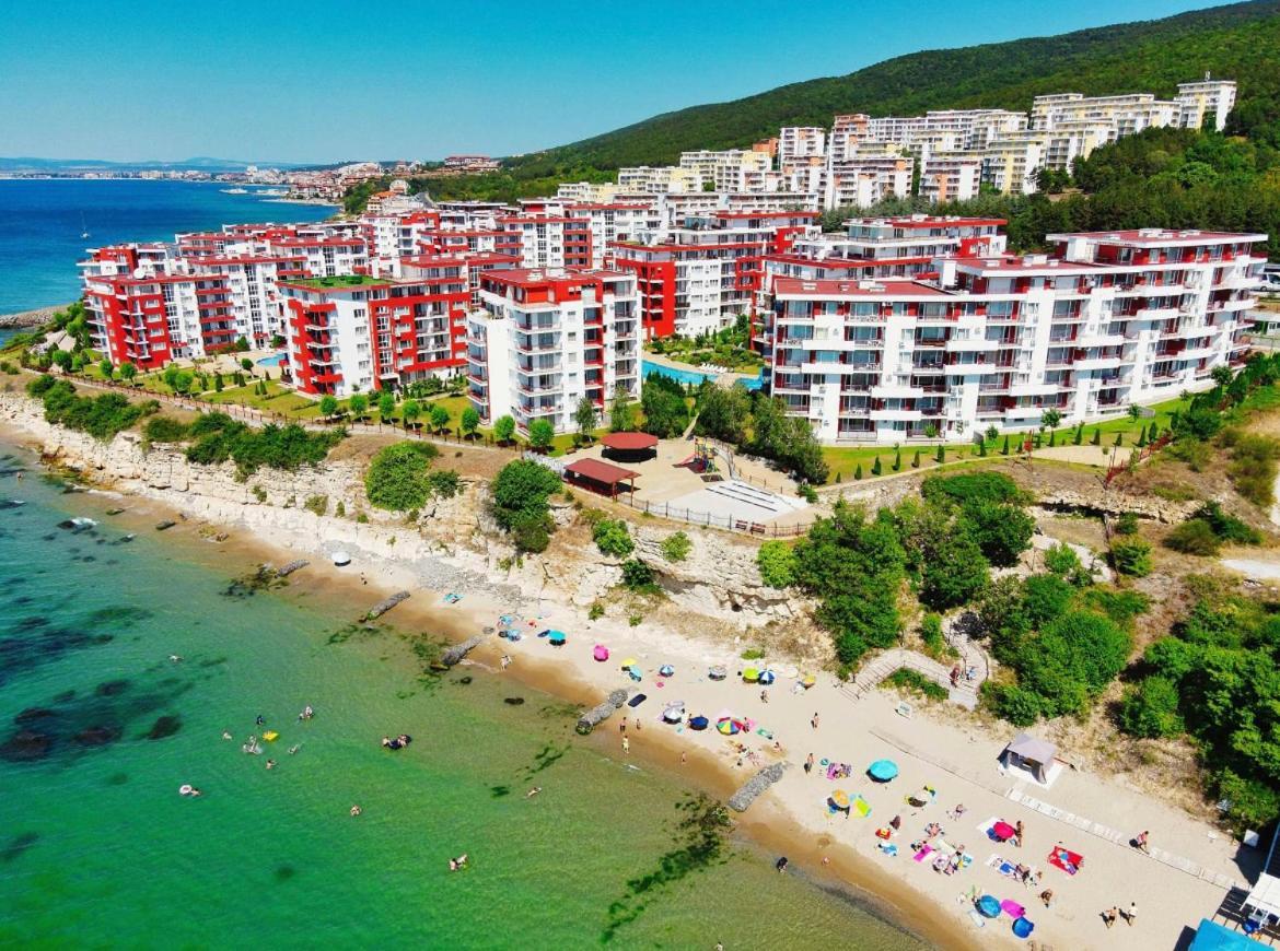 Beautiful Apartment Right By The Sea, Sveti Vlas Eksteriør billede